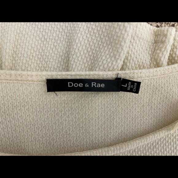 Doe & Rae Ruffled Top - Picture 4 of 4